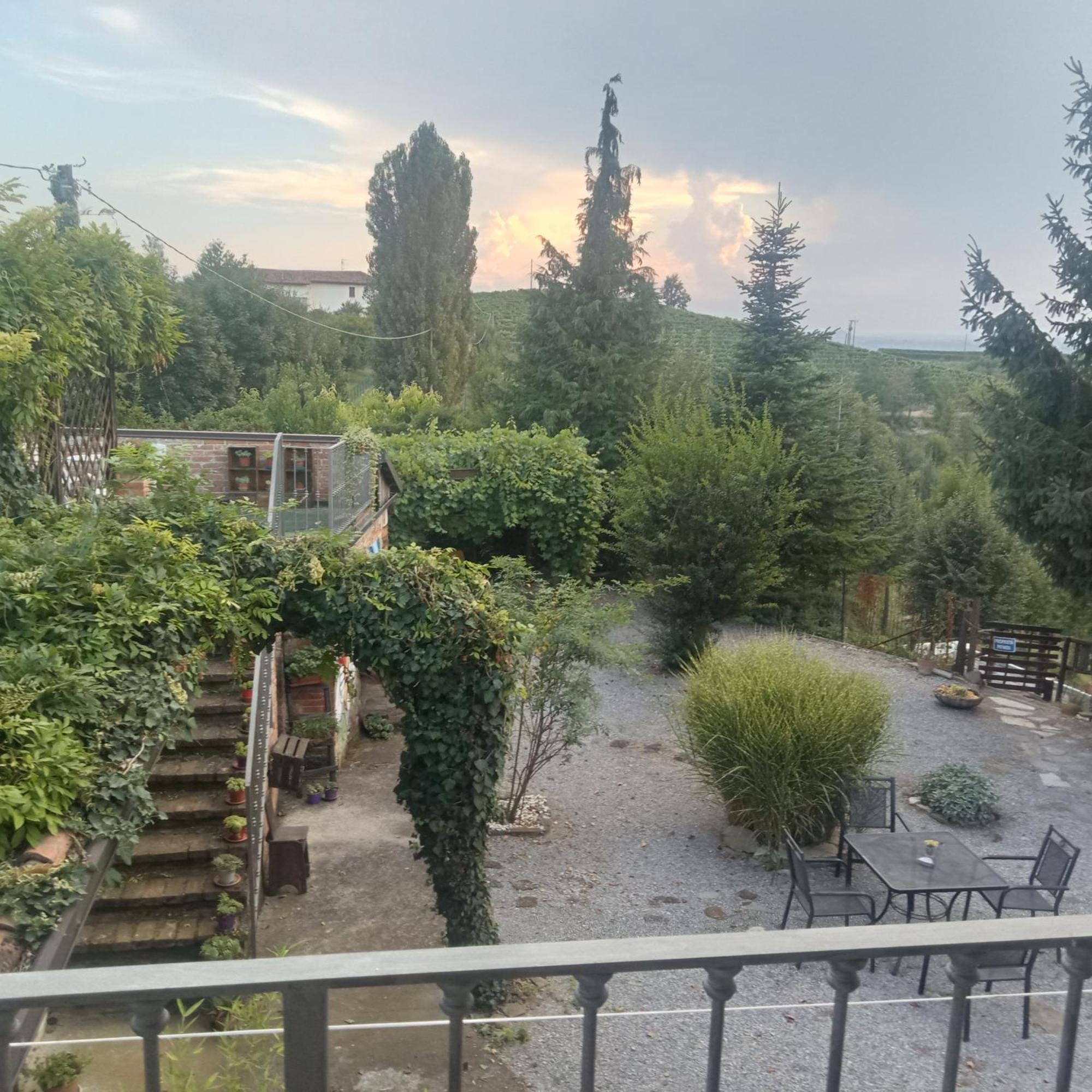 Agriturismo Bric Di Gai Monforte dʼAlba Extérieur photo